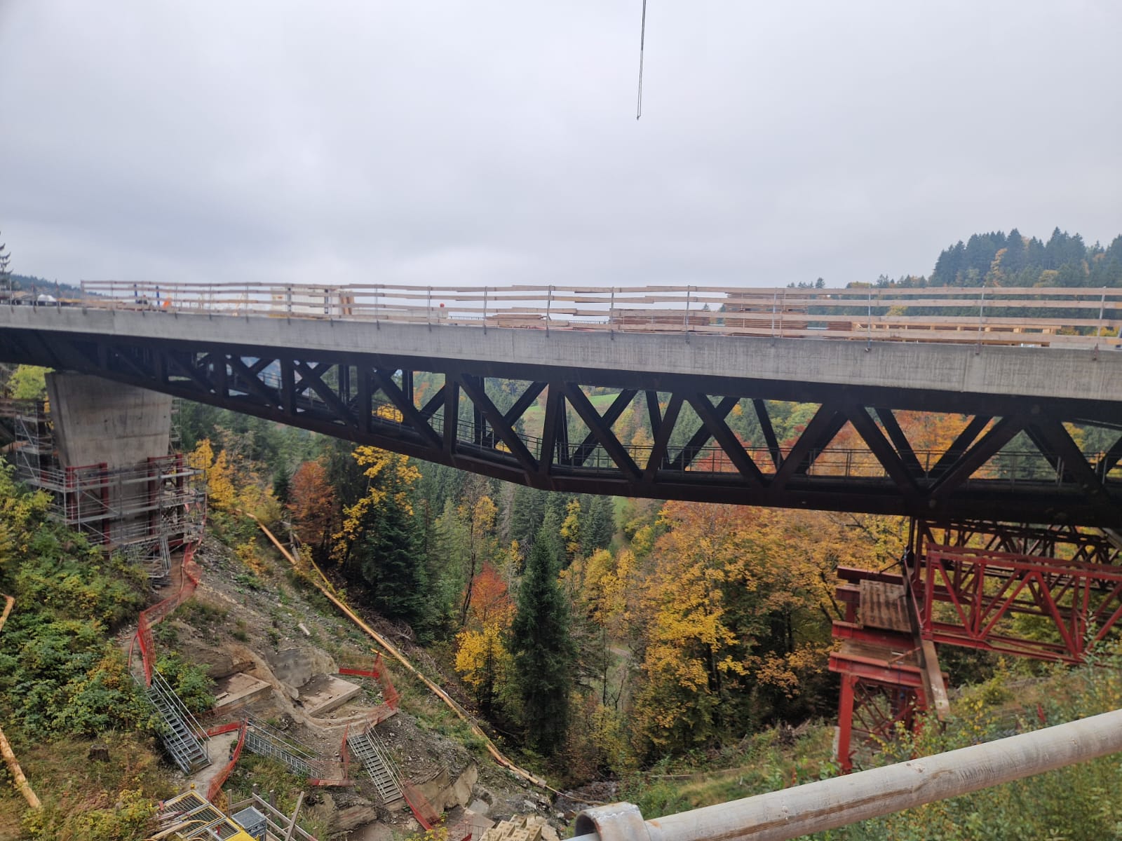 Le nouveau pont entre Villars et Gryon commence à se montrer